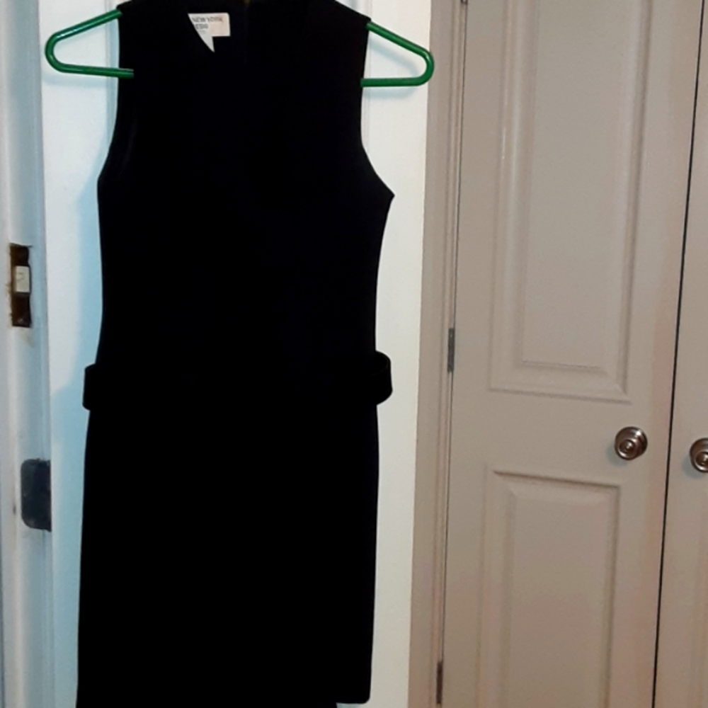 Jones New York Women's Black Belted Cocktail Dress. Size: 2P.